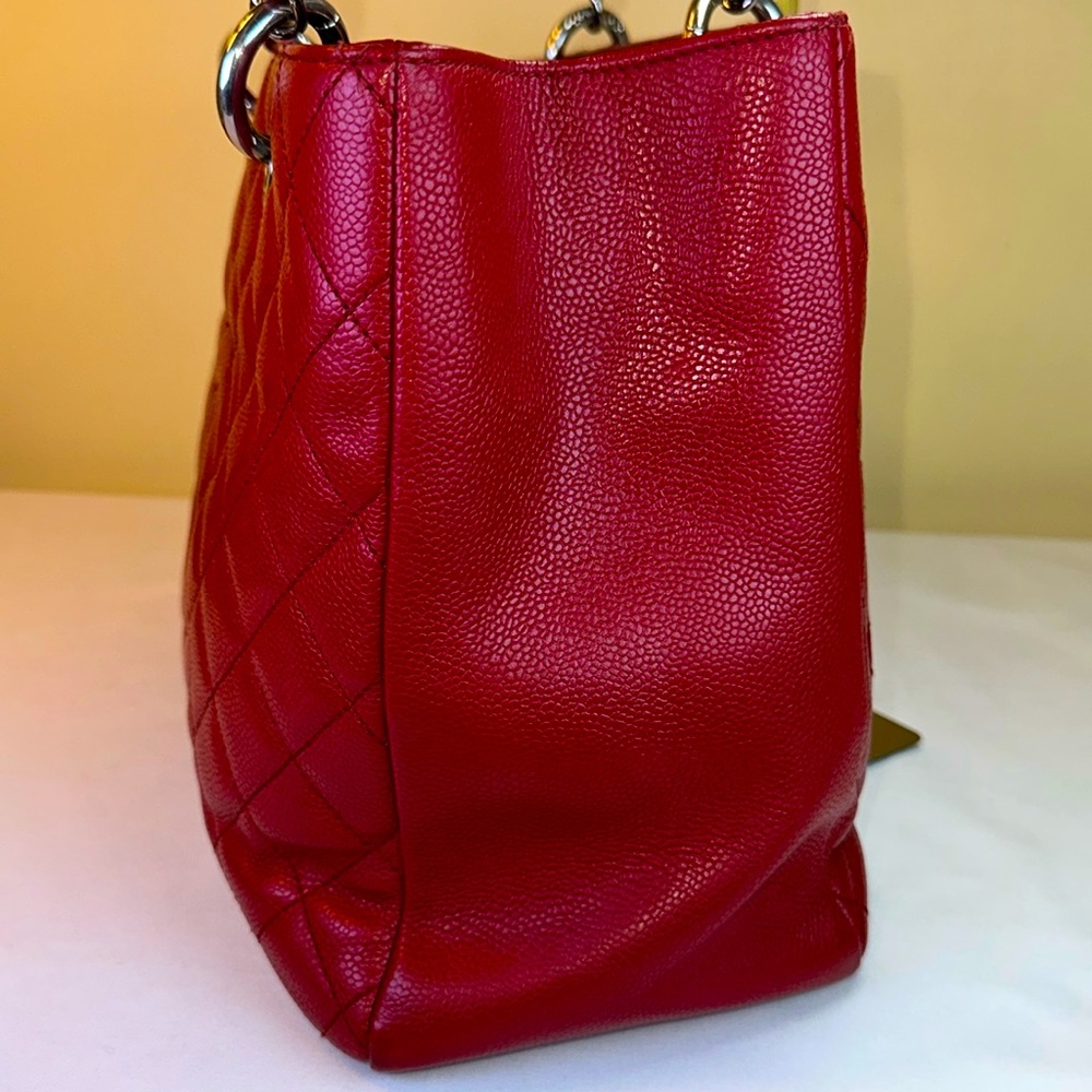 Chanel Red Quilted Shoulder Bag - Picture 6 of 15